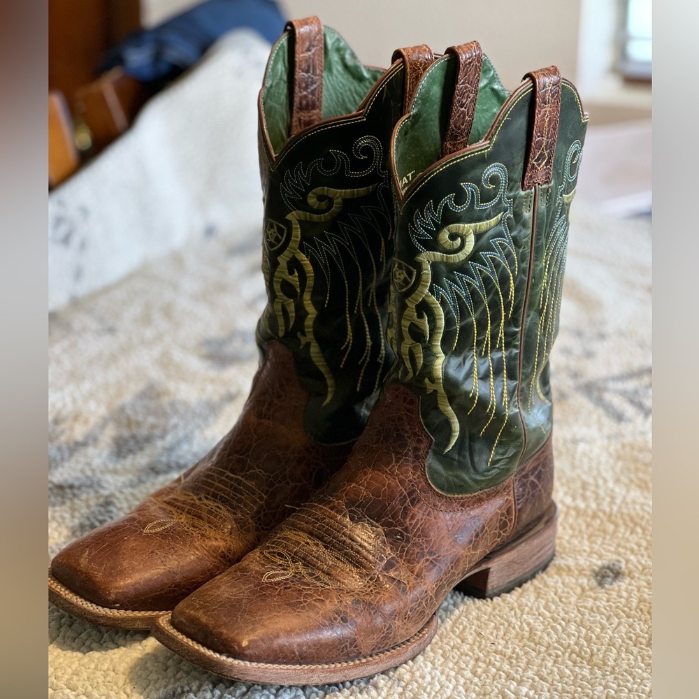 Men’s Ariat Size 11 Cowboy Boots